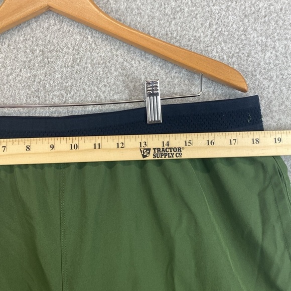 Fabletics Fundamentals unlined men’s shorts elastic waist pull on green black - Picture 3 of 9